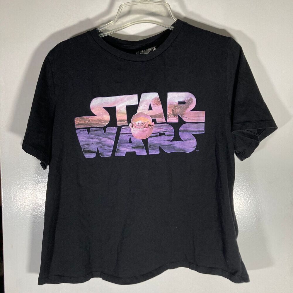 Star Wars: The Mandalorian • Child, Baby Yoda, Grogu (L) Women's T-Shirt • EUC •